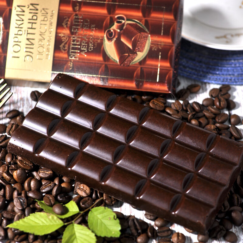 白巧克力俄罗斯气泡黑巧克力75g4块组合榛子味斯巴达克进口食品4块