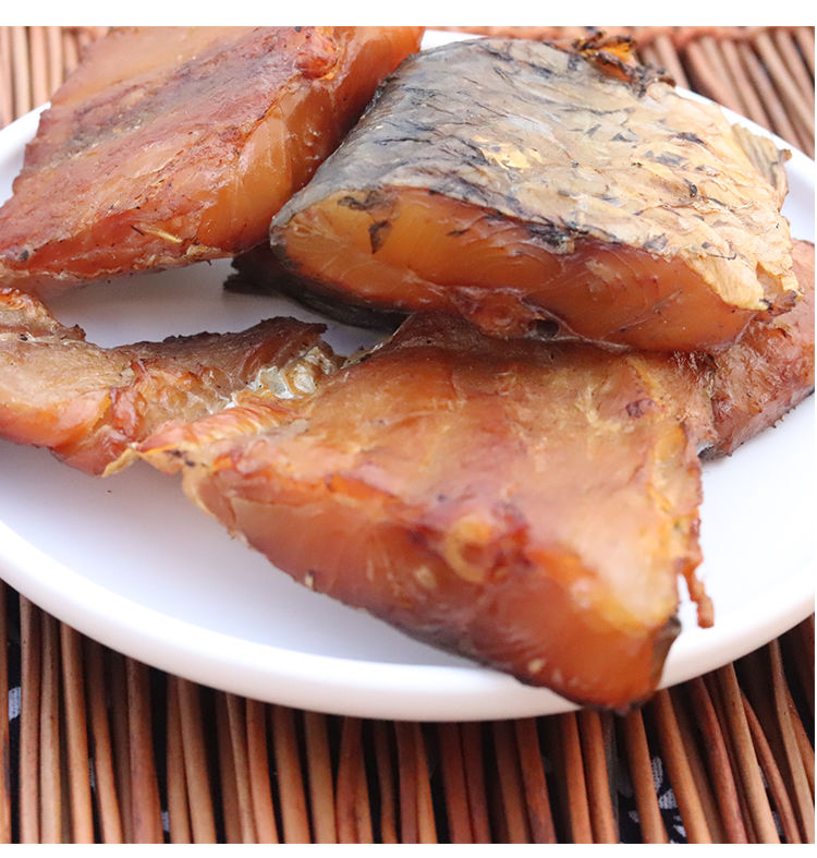 烟熏腊鱼农家自制腊鱼干干货湖南特产咸鱼干风干干鱼块草鱼250g腊鱼块