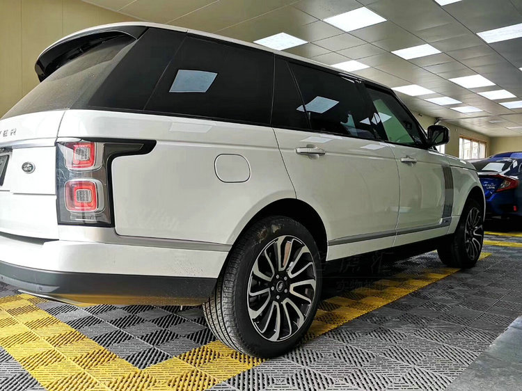 适用于路虎揽胜行政版鲨鱼鳍1321行政鲨鱼腮鳃网前后杠车门尾门饰条亮