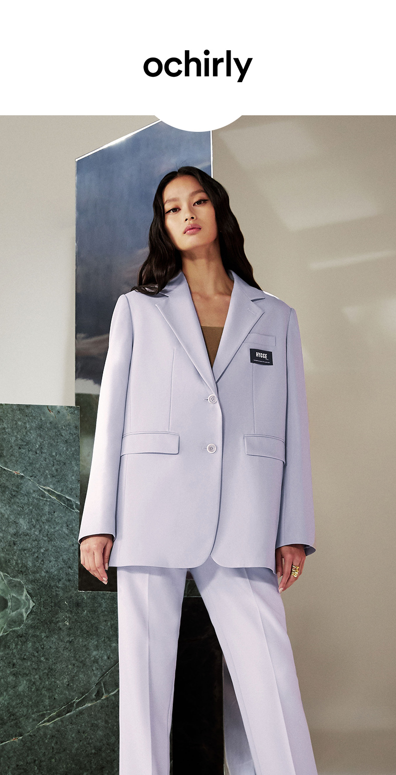 ochirly欧时力新款字母绣章驳领休闲西装外套女驼色304s
