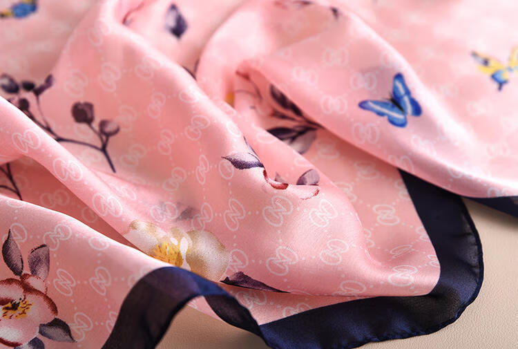 新品老妈的生日礼物仿丝绸丝巾女花朵优雅风韵洋气新丝缎披肩沙滩巾