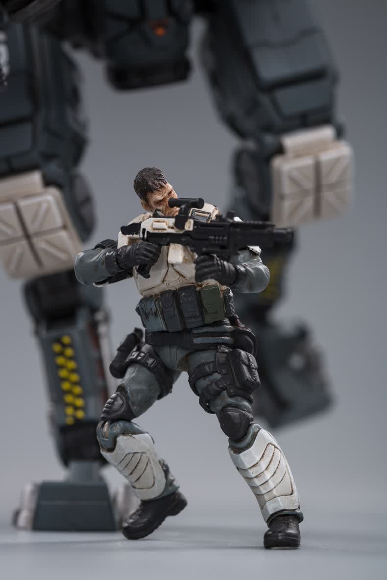 适用于暗源机甲模型钢骨兵人手办士兵玩具载人军事人偶特种兵可动模玩