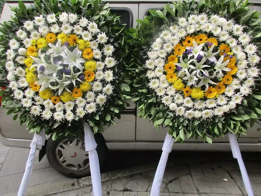 菊花大花圈悼念葬礼过世鲜花商务送花清明节丧葬北京上海天津成都重庆