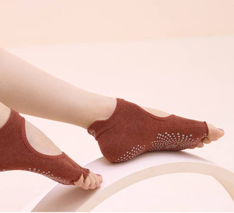 瑜伽袜露趾凡圣瑜伽女防滑露趾五指袜瑜伽袜透气室内运动健身袜子樱黄