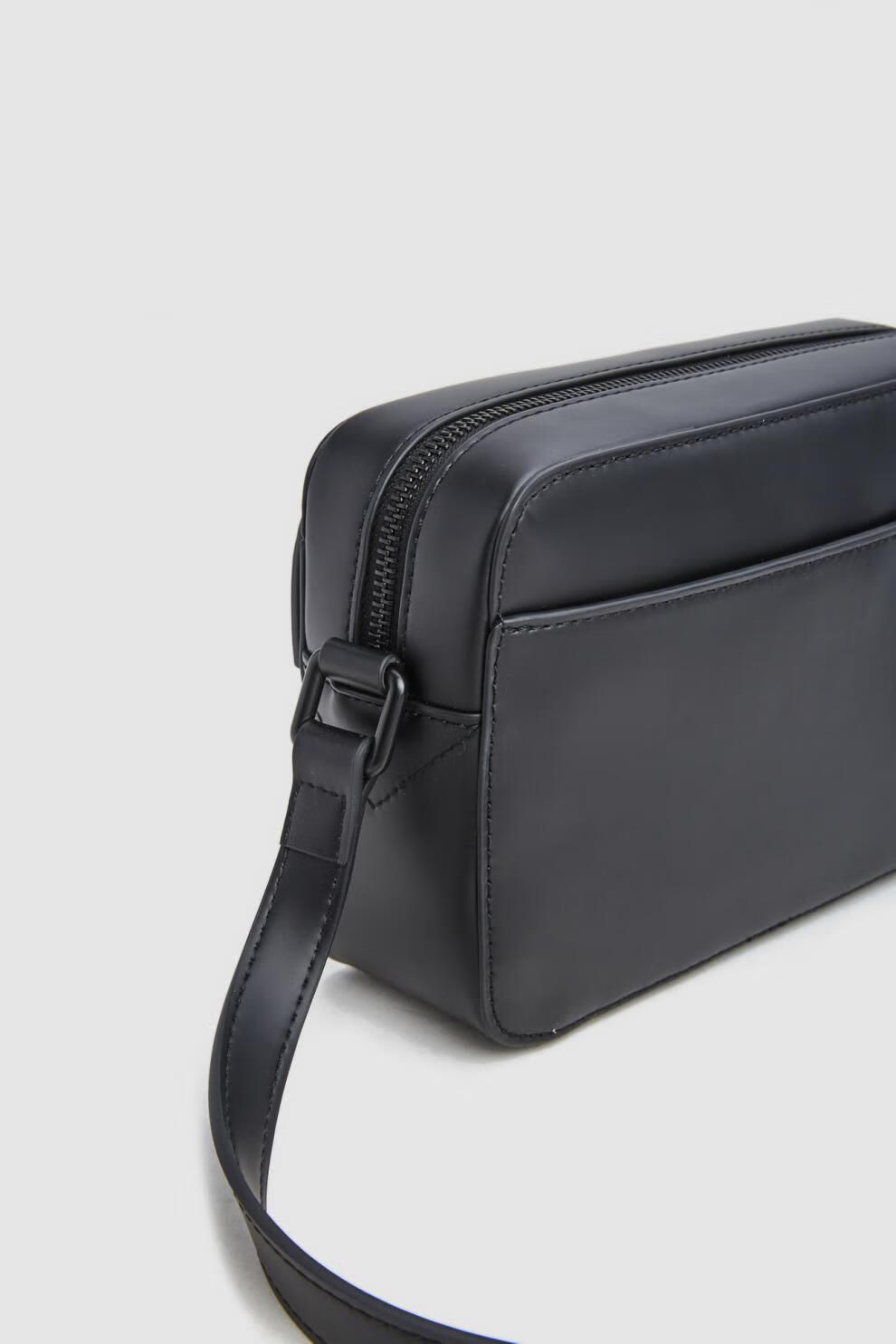 蒂雅公牛单肩包2022春季新品男士商务斜挎方包时尚通勤包包正黑