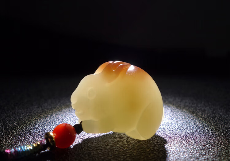 臻藏家扬眉吐气新疆和田玉吊坠玉坠且末糖白玉生肖兔挂件天然玉石