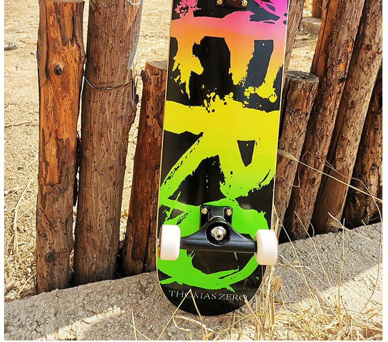 zero滑板双翘成人四轮儿童初学者男女生青少年滑板车 典雅黑色 尖叫