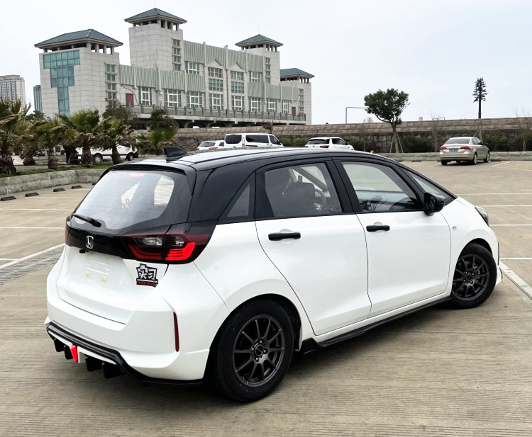 雅泛迪sq77 15x6j 三飞四飞原规格smcs轻量化轮毂5.