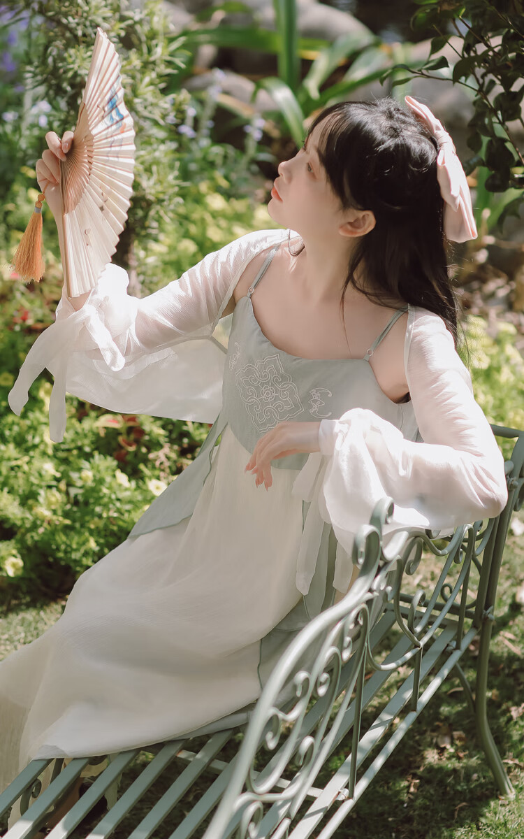 亦歆改良汉服元素吊带连衣裙女装夏季2022新款森系仙女裙子套装长裙