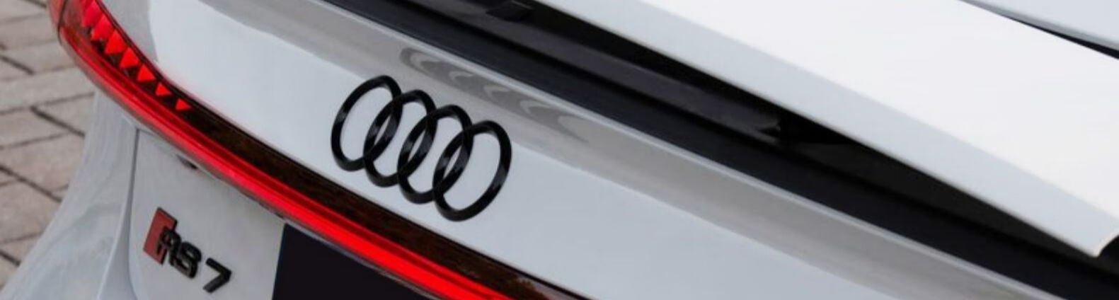 适用于奥迪黑标黑色车标a3a4la6a5a6lq2q3q5l中网标尾标贴改装装饰q2l