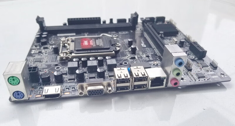 全新三年包换colorful七彩虹h61u主板cfg6mx1155h81b85h110itx天蓝色