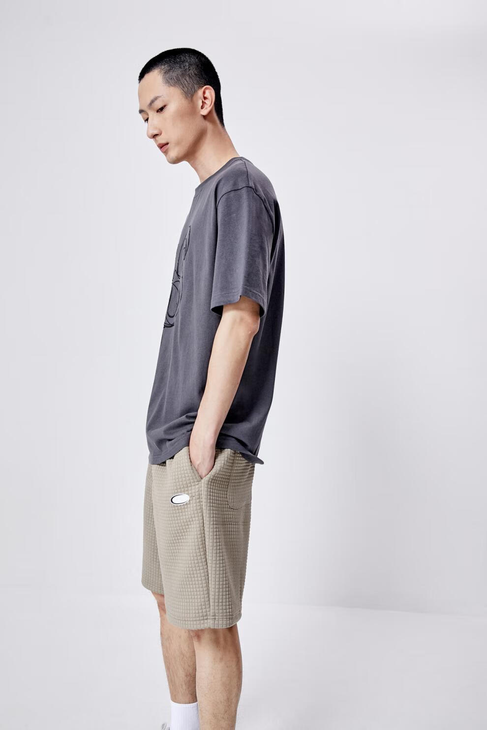 ur2021春夏新品男装潮流休闲珠片仓鼠圆领薄款t恤mf20s4mn2003 深灰