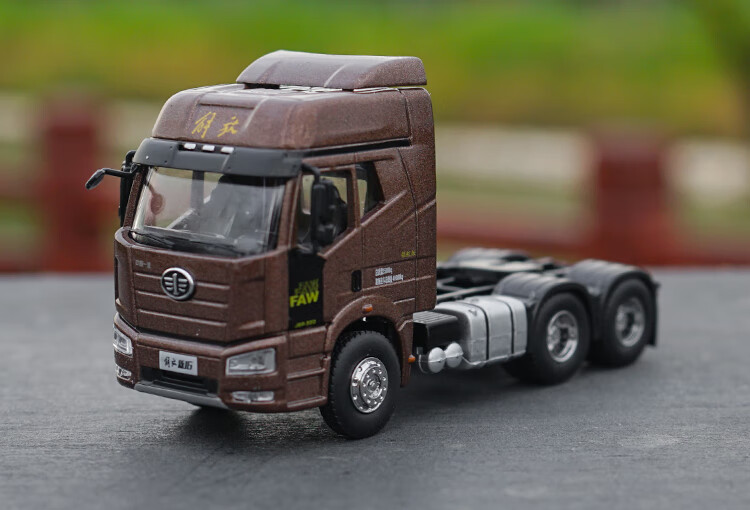 一汽解放卡车模型1:64一汽解放j6厢货车j6pj7运输车合金集装箱卡车