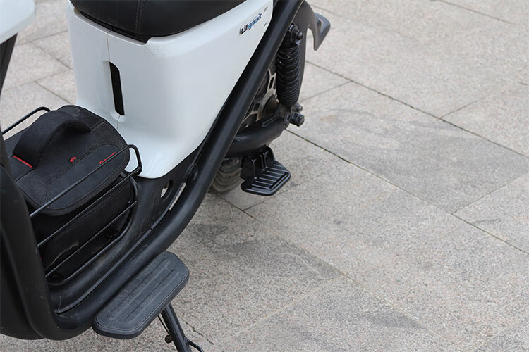 适用于小牛u1/u1c脚蹬后座脚踏板铝钛合金搁脚电动车us/u  u /u b/后