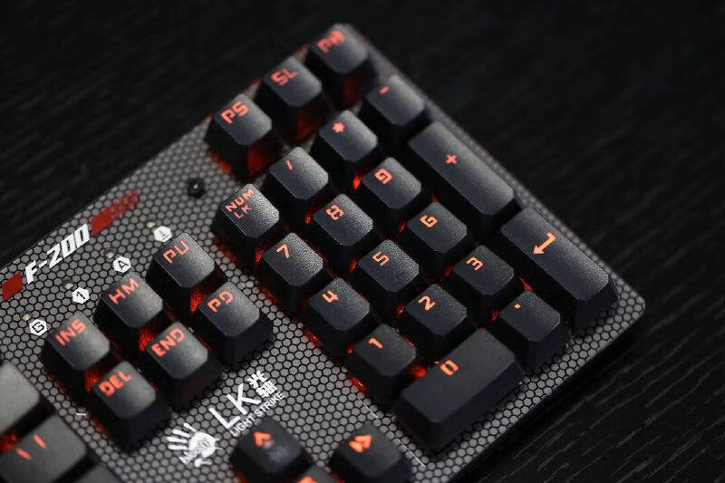 bloody血手幽灵f200q全光粙游戏机械键盘f210r女生网咖双飞燕有线骏珀