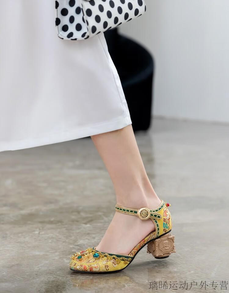 马来西亚娘惹鞋旗袍凉鞋女穿搭夏天复古鞋配的鞋子搭配夏民族风百搭