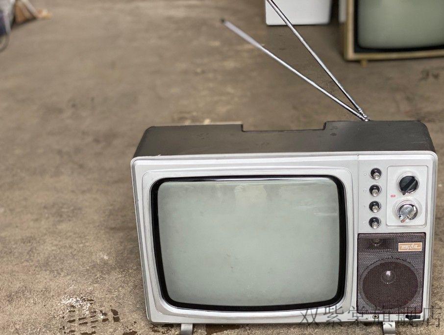 黑白电视机橱窗装饰摆设道具古董怀旧老物件80后真机老式电视老物件