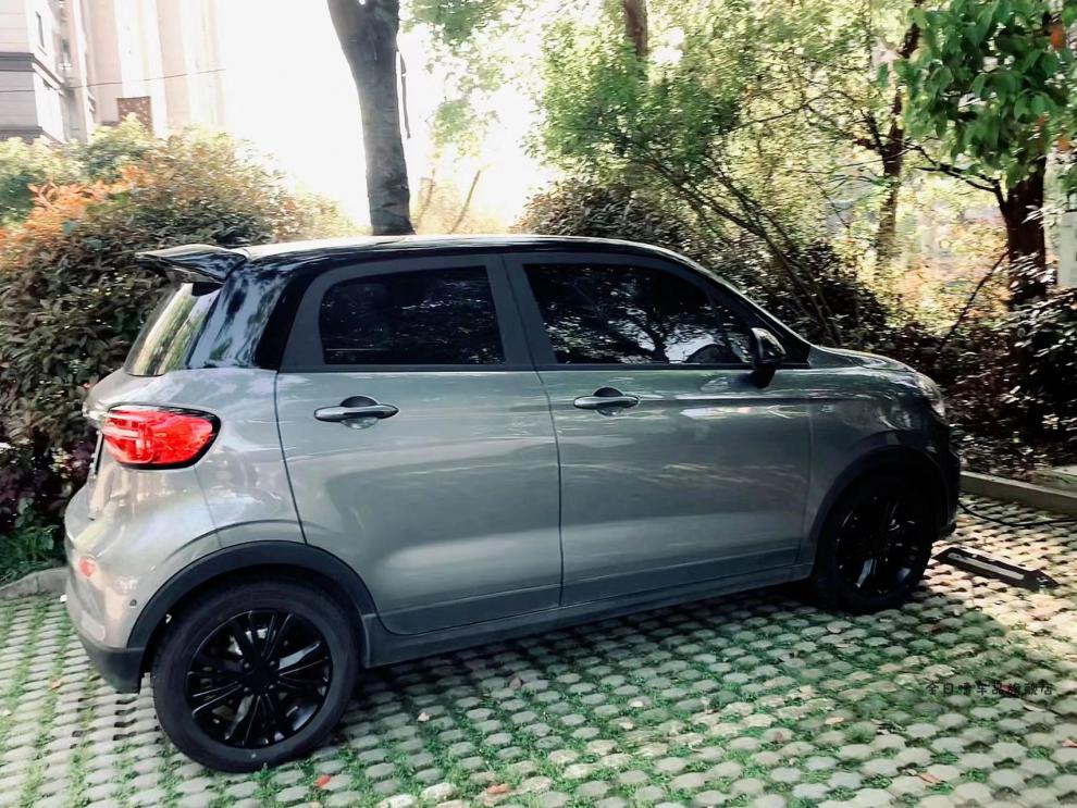 【京优选】2022新款适用零跑t03改装悬浮车顶改色膜车身卡通车贴车顶