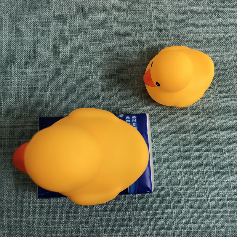 尖叫鸭狗狗玩具发声小黄鸭宠物磨牙尖叫鸭子小狗泰迪洗澡玩具搪胶惨叫