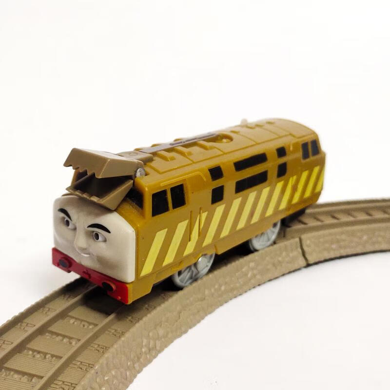 詹姆士电动小火车 电动5号小火车玩具詹姆士詹姆斯亨利 高登爱德华培