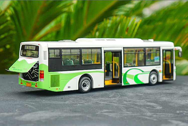 143上海公交车模型沃尔沃申沃客车上海公交车巴士浦东公交巴士模型