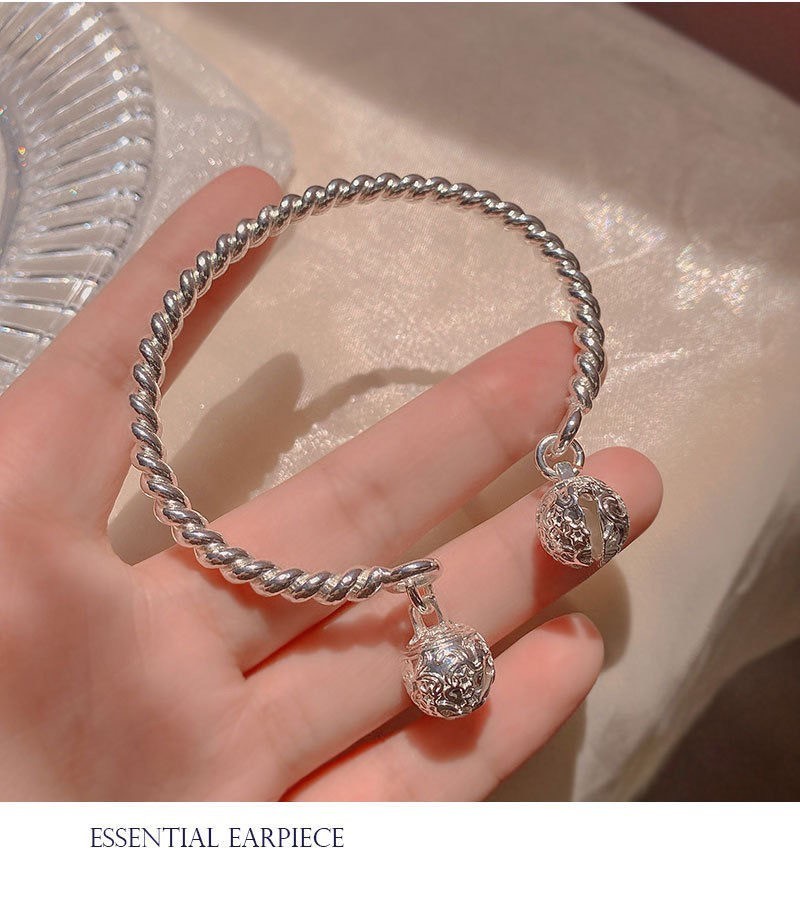 老凤凰时尚潮饰宫铃银手镯女999足银扭丝麻绳银镯子一步一响铃铛手镯