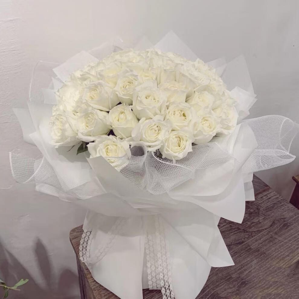 钰尚白玫瑰银叶菊花束浙江同城配送鲜花情侣生日礼物杭州金华绍兴花店