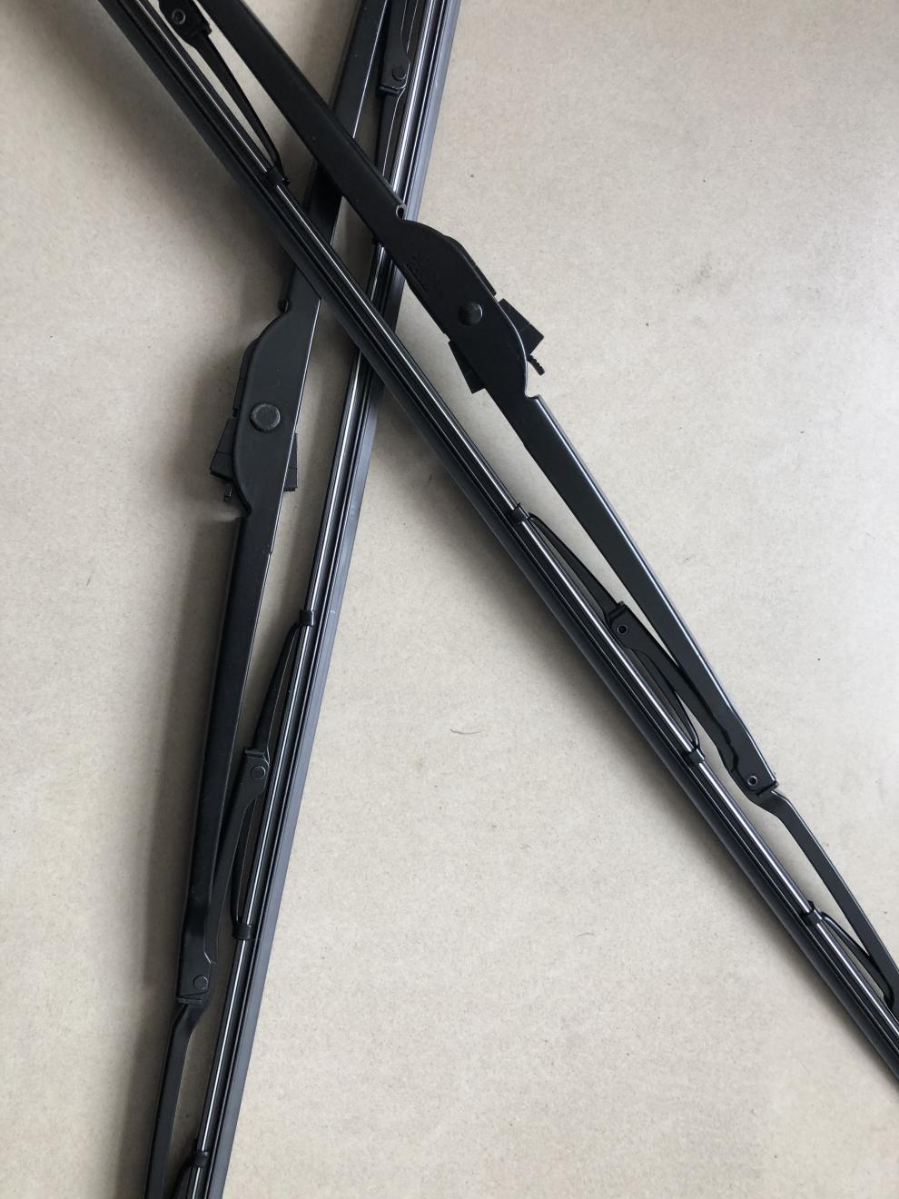 适用于重汽豪沃t7h重卡有骨雨刷器tx340 400 440 460牵引车雨刮片定制