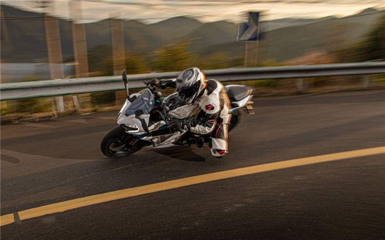 春风250sr跑车cf250大排量摩托车cbsabs机车电喷水冷定金 星光黑标准