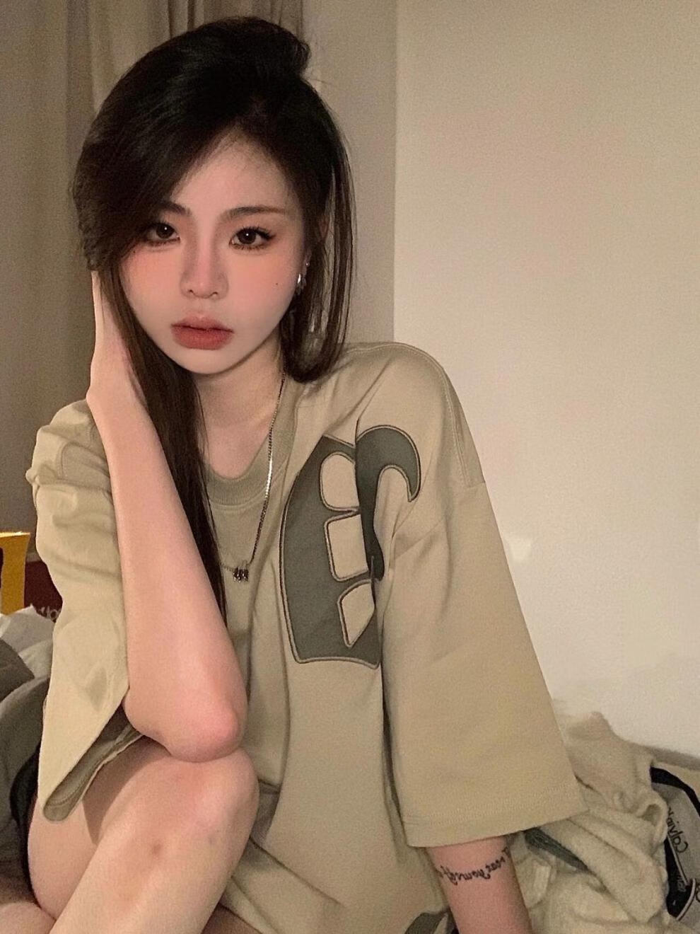 meilaiyin刺绣纯欲辣妹原宿bf风网红国潮新款短袖t恤ins超火宽松上衣