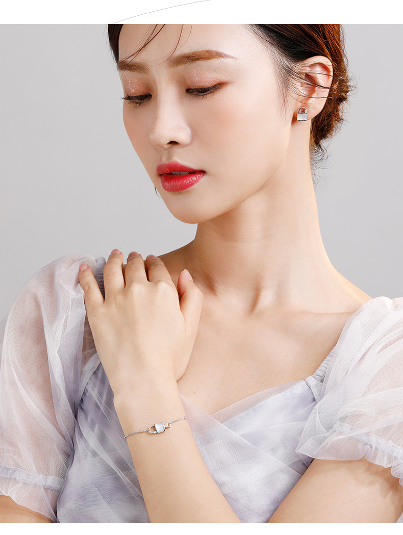 ck平安锁手链女生ins小众设计感女夏首饰年新款简约手饰品生日礼物