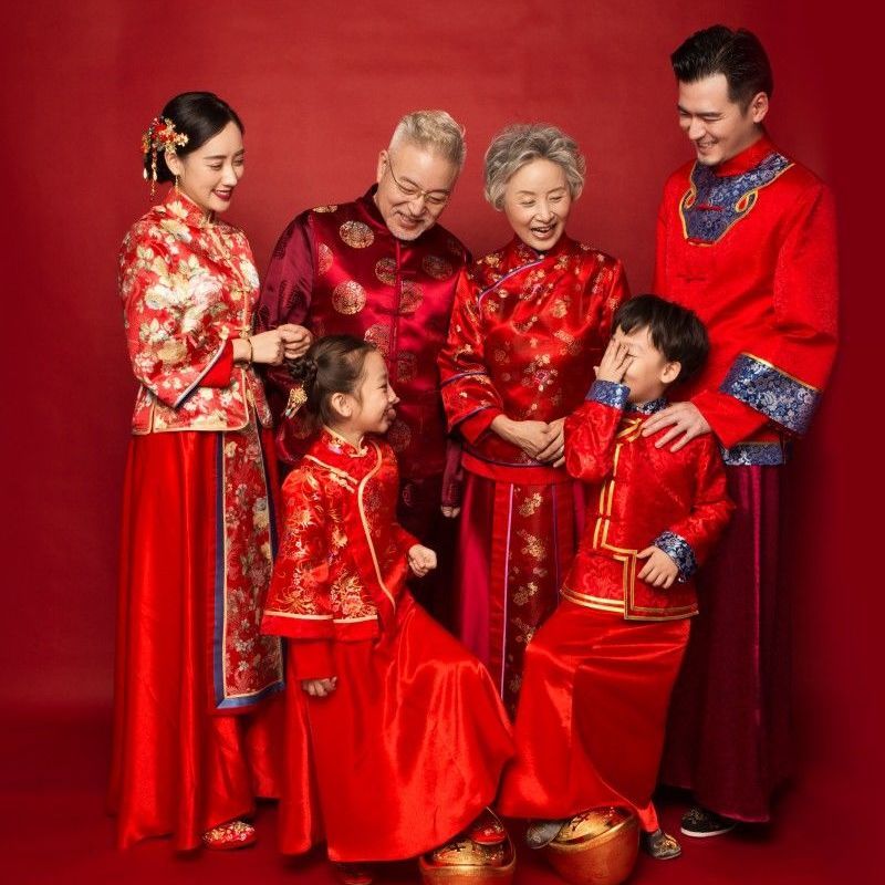 旗袍家庭合照图片