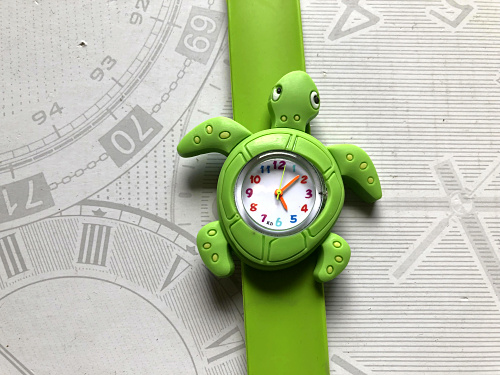 抖音网红同款绿水龟玩具手表乌龟深海沙雕拍拍表啪啪圈鲨鱼绿色小绿色