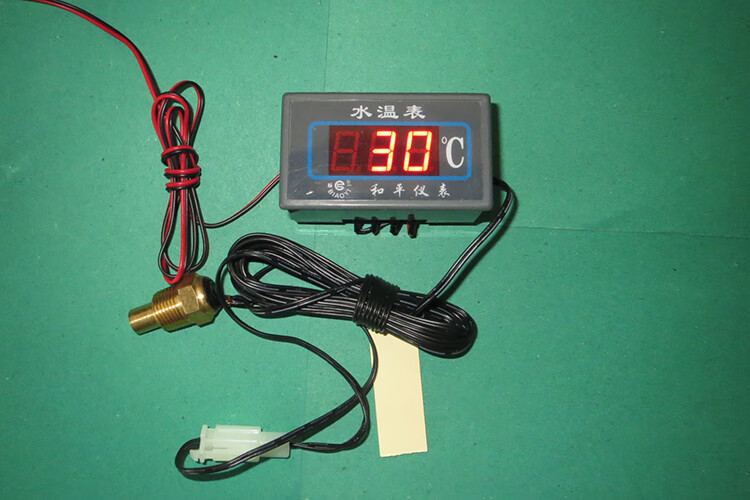 高精度汽车货车改装电子水温表led数字显示12v/24伏通用和平仪表 12v