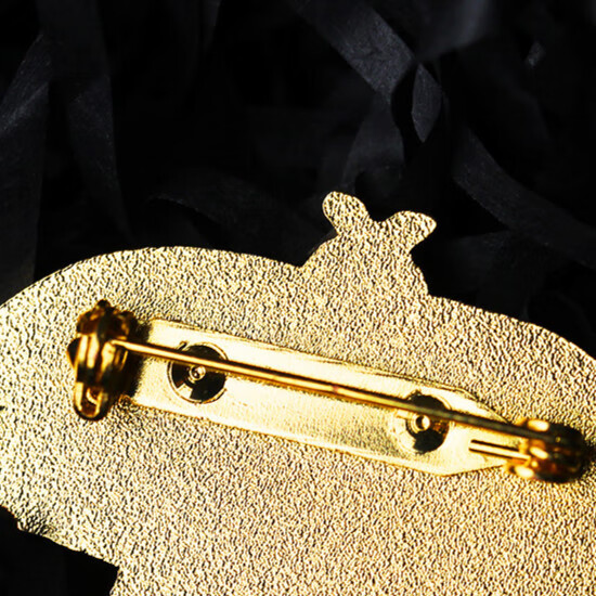 追属夜光萤火虫胸针可爱卡通日系女韩版男学生情侣闺蜜别针职业装西装