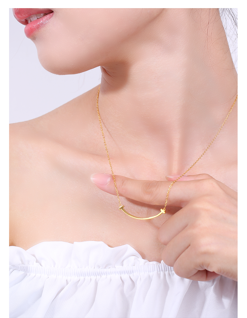 老凤凰黄金笑脸项链女999足金一体套链弧形微笑吊坠气质锁骨链送女