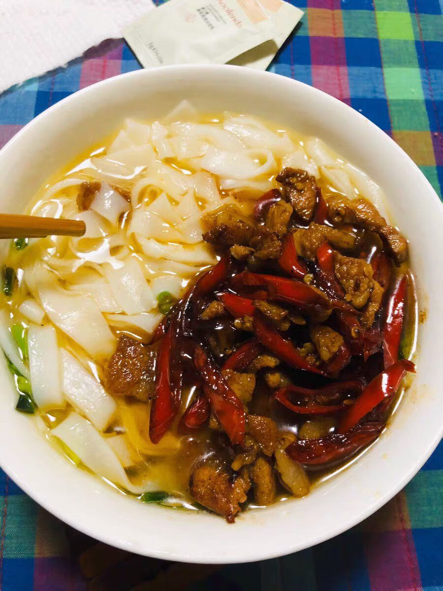 湖南米粉正宗长沙手工米粉湿宽扁粉新鲜面皮炒商用切粉圆卷河粉线5斤