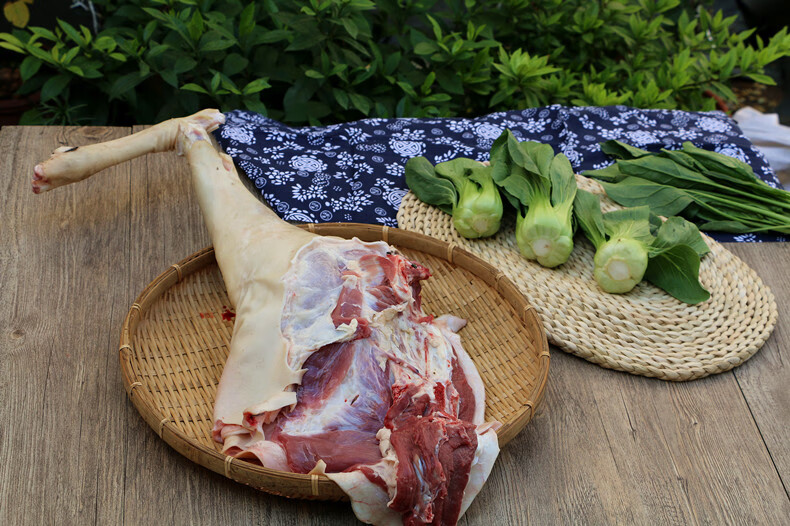 带皮羊腿整条羊腿4斤放养农家小山羊新鲜羊肉生羊后腿肉4斤