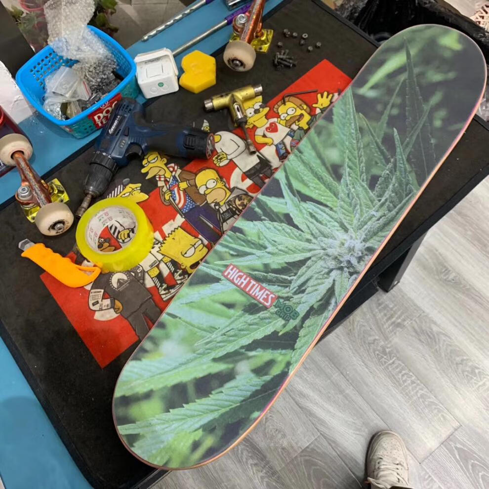 双翘滑板砂纸mob专业气孔滑板砂纸透明细砂彩粗灵活双翘长板成人第二