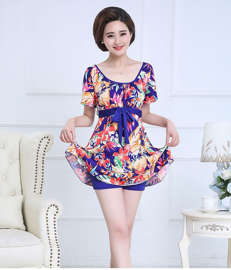 中年游泳衣女胖子中老年胖妈妈泳衣女遮肚显瘦大码200斤分体保守遮