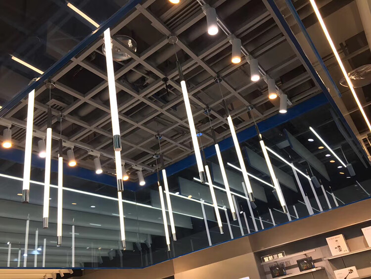 led灯通体360度发光长条灯亚克力圆管吊灯圆形办公室店铺装饰灯管