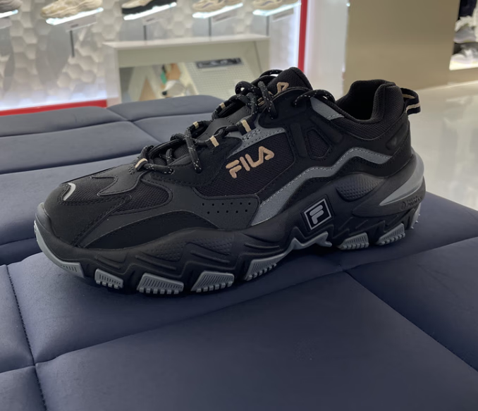 fila 斐乐2022秋款男鞋跑步鞋掠夺者2增高运动鞋老爹