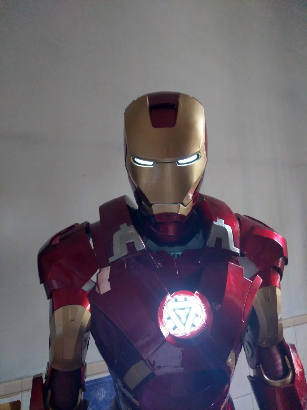 漫威定制儿童小孩版1/1马克mk7钢铁侠战甲盔甲可穿戴全身真人贾维斯