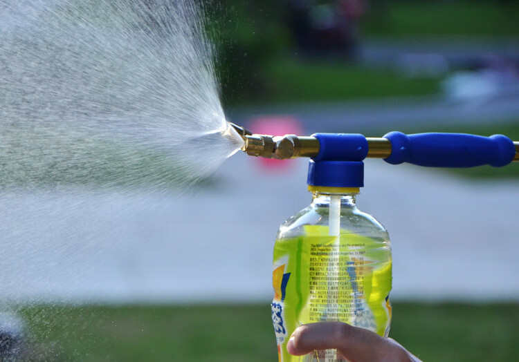 往复式抽拉喷雾器洒水壶手动推拉可乐饮料瓶喷水头浇花喷壶喷雾杆黄色