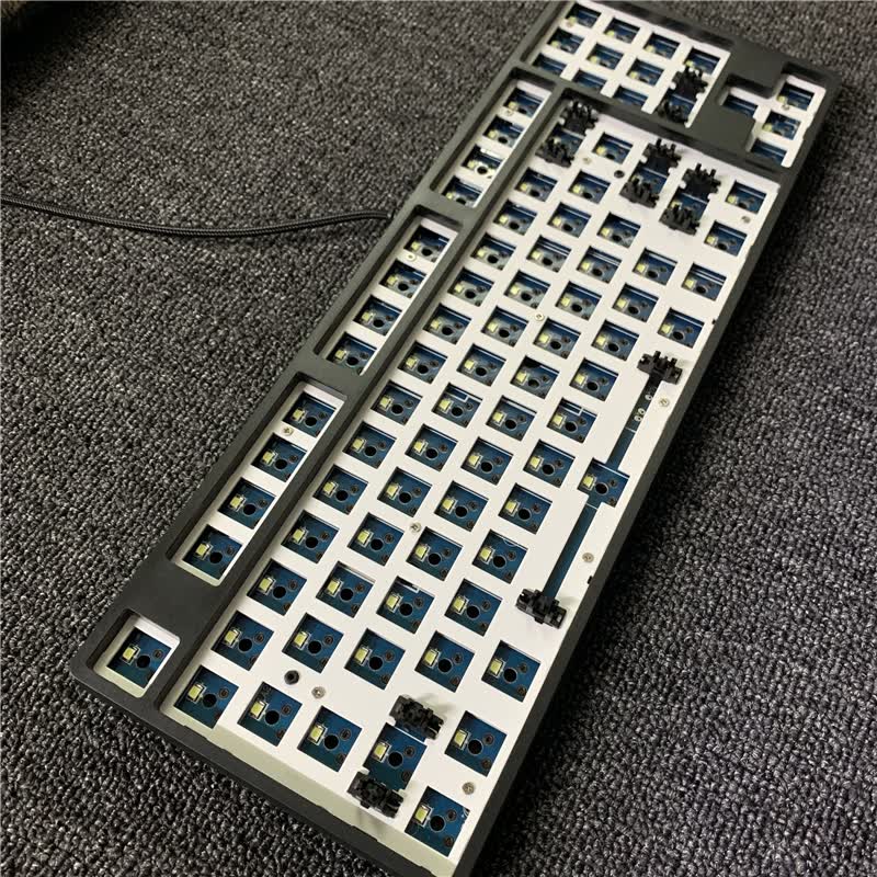 机械键盘套件diy轴座热插拔背光软件樱桃佳达隆凯华box 90颗高特套筒