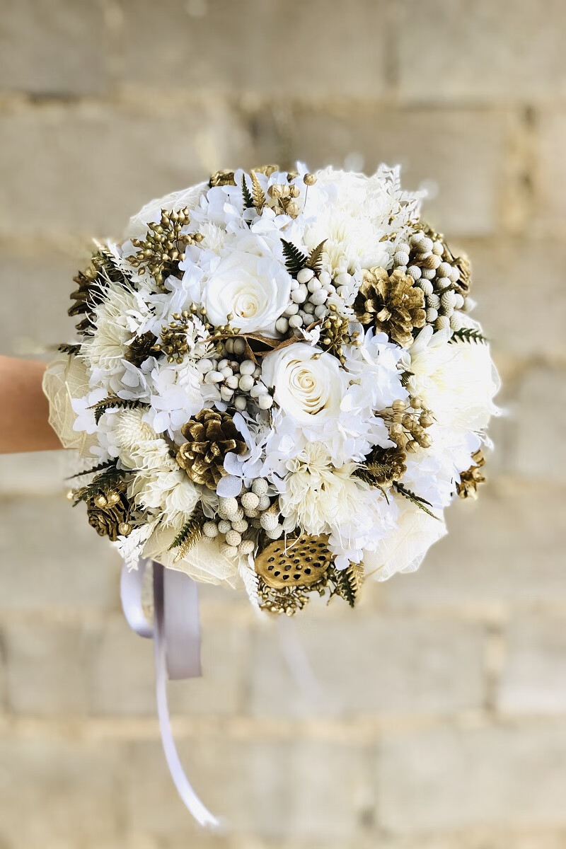 朵芮蜜 金玉良缘新娘婚礼手捧花新郎胸花不凋谢的玫瑰永生花求婚拍