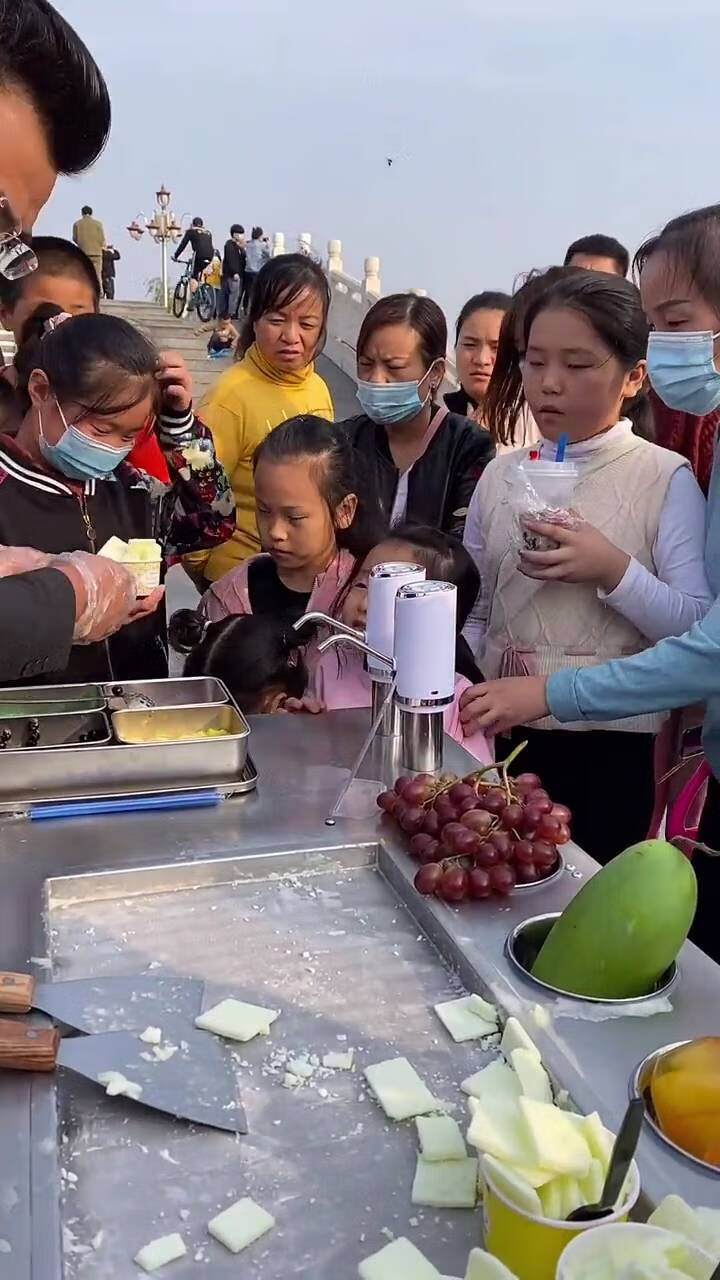 炒酸奶机器摆地摊 网红摆摊厚切炒酸奶机器炒冰机冒烟饮料炒水果