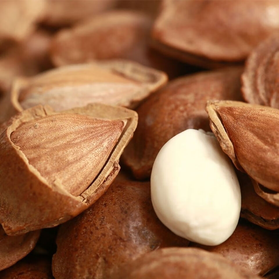 熟杏仁坚果薄壳大杏仁零食手剥开口杏核小白杏五香杏仁1000克二斤装