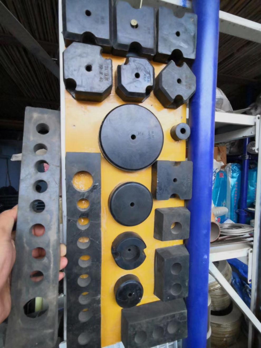 60铝模定位器预埋86线盒固定块灯头盒定位器止水节填充橡胶模块膜