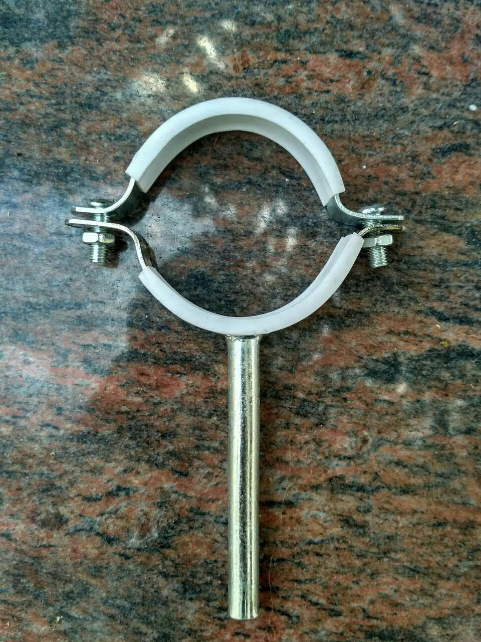 pvc排水管码 排水管吊码 包胶吊码 排水管带胶吊码 pvc管卡 32x150长